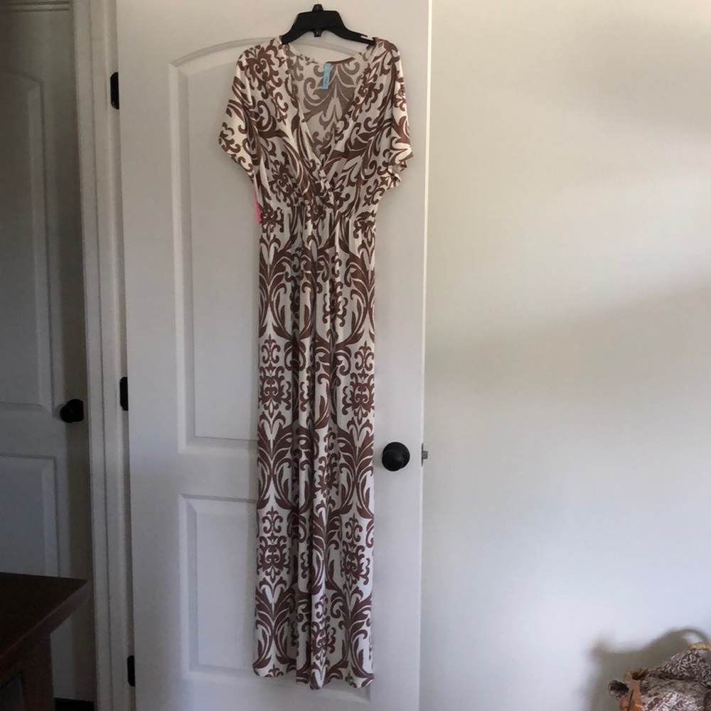 Beautiful boutique brand maxi dress! 😍